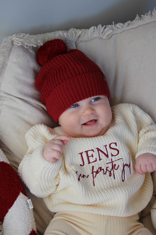 Knit lue med dusk - cranberry