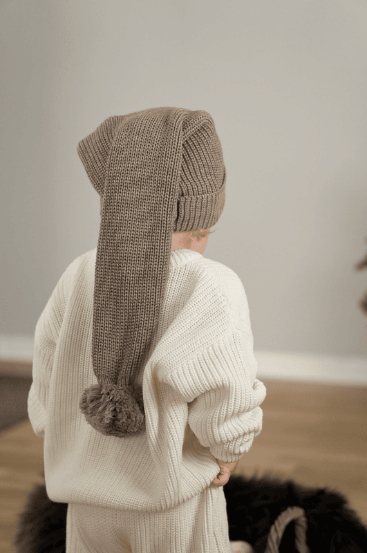 Knit lang nisselue - dark oat